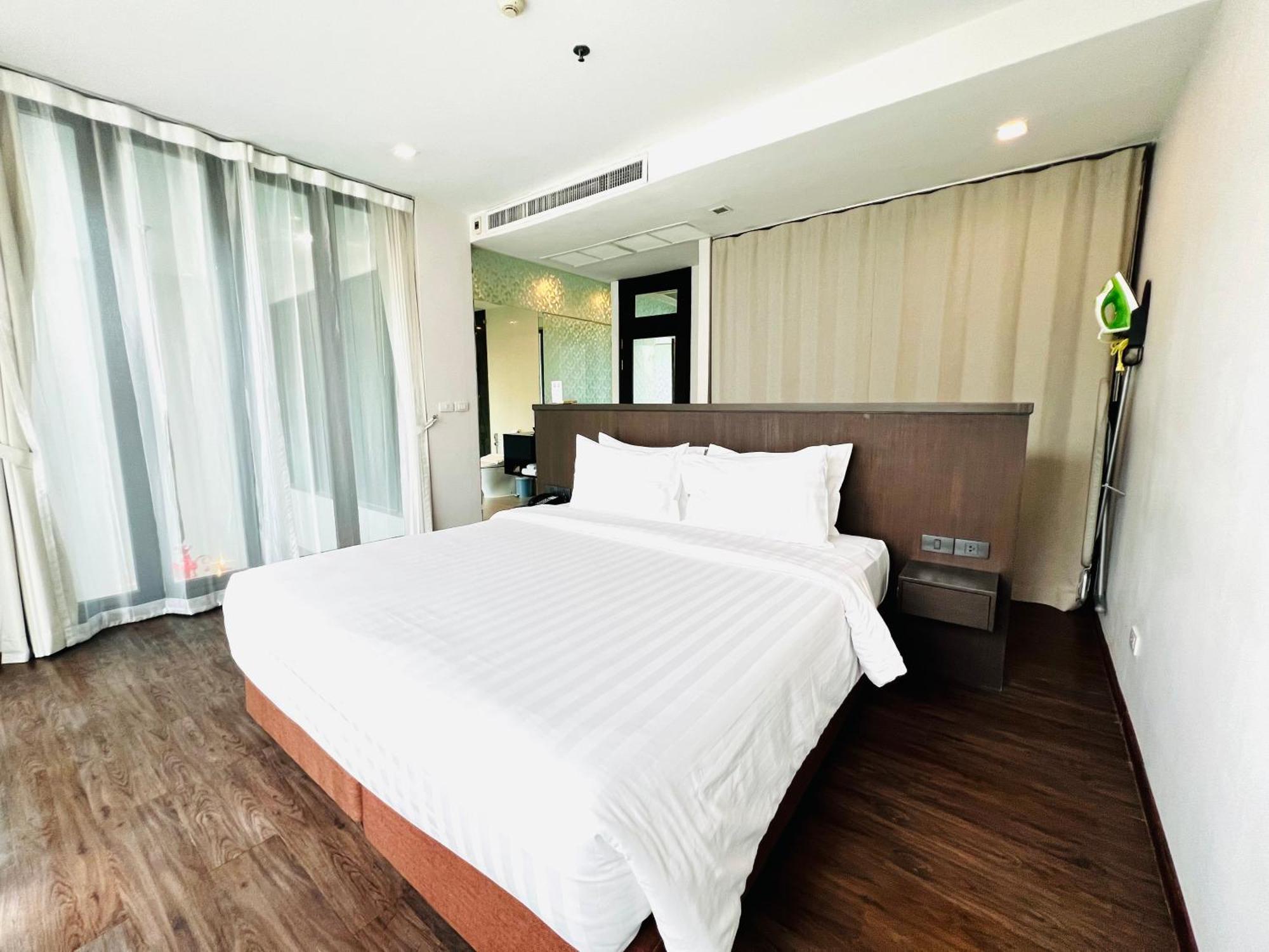 Civic Horizon Hotel & Residence Bangkok Exterior photo