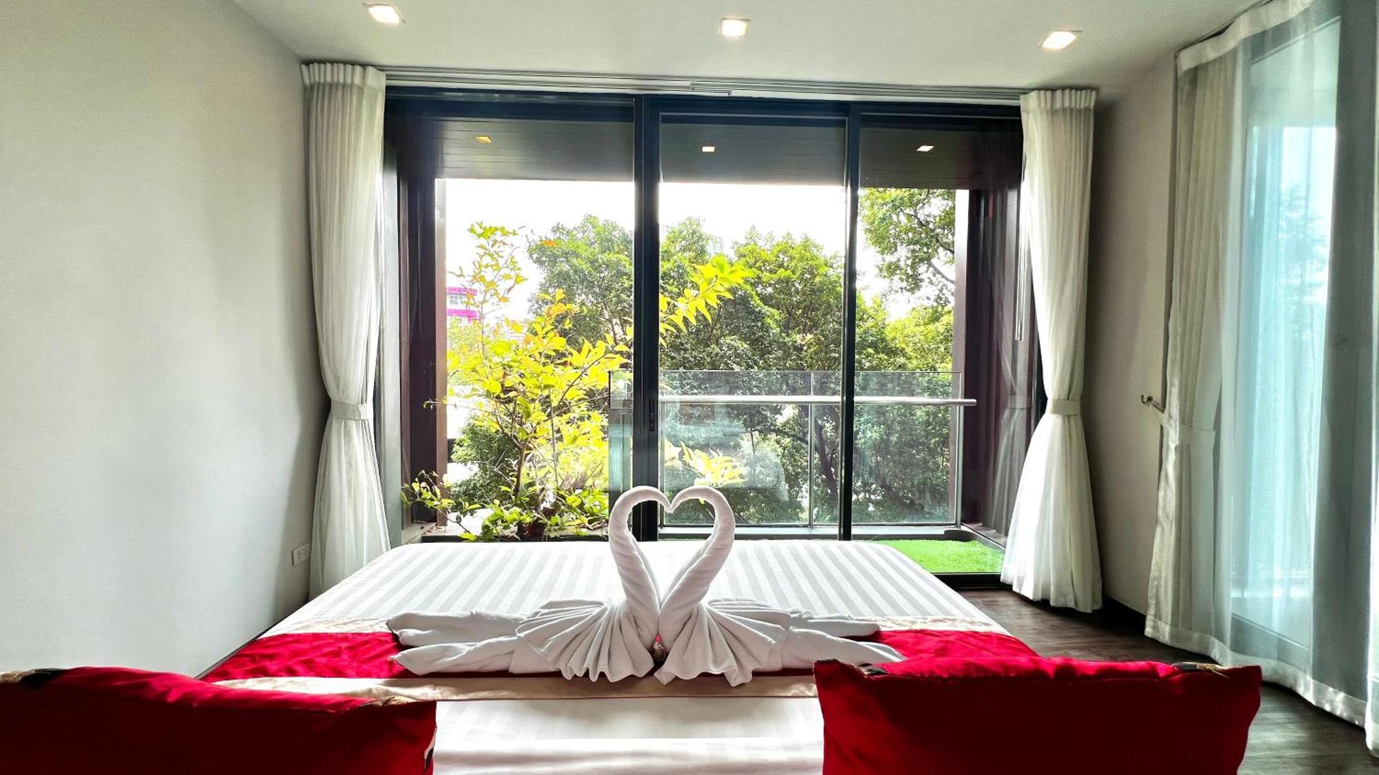 Civic Horizon Hotel & Residence Bangkok Exterior photo